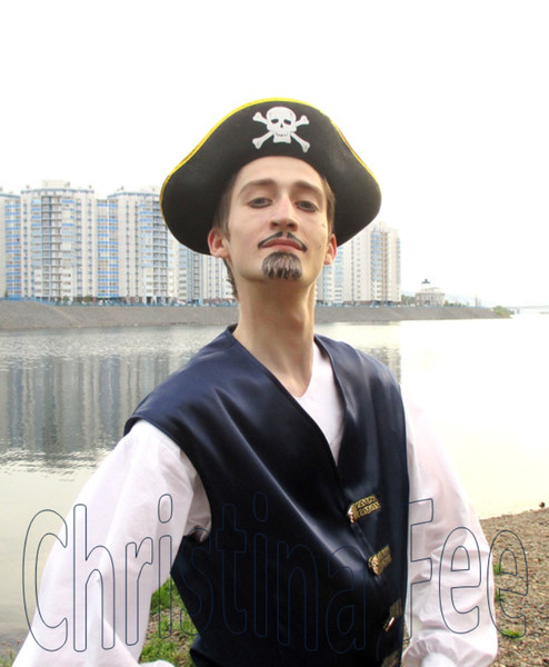 Костюм пирата, июль 2017 год. https://www.christinafee.net/pirate-costume

Аниматор Семён Лавренов https://vk.com/semyon_lavrenov

Фотограф Анастасия Борисевич https://vk.com/nastenabrsvch