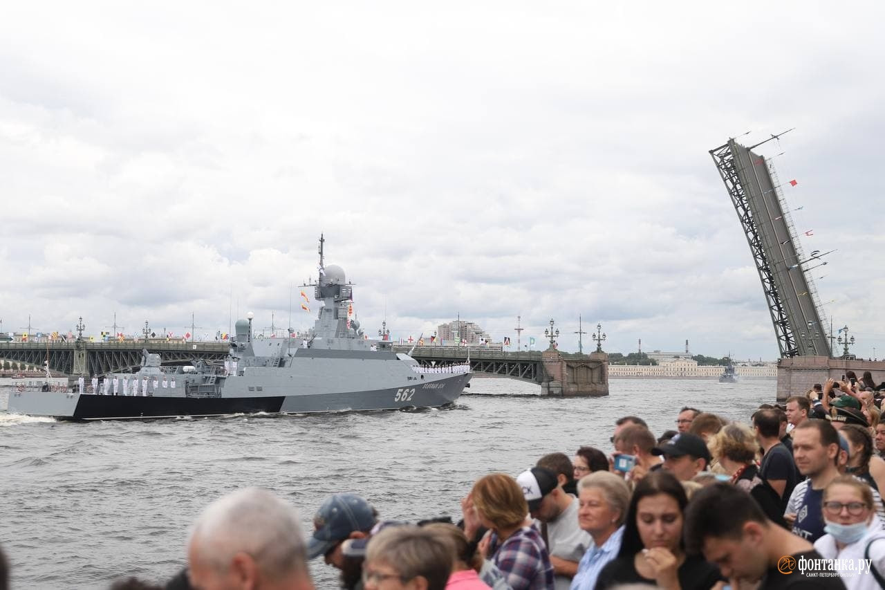 парад кораблей в санкт петербурге