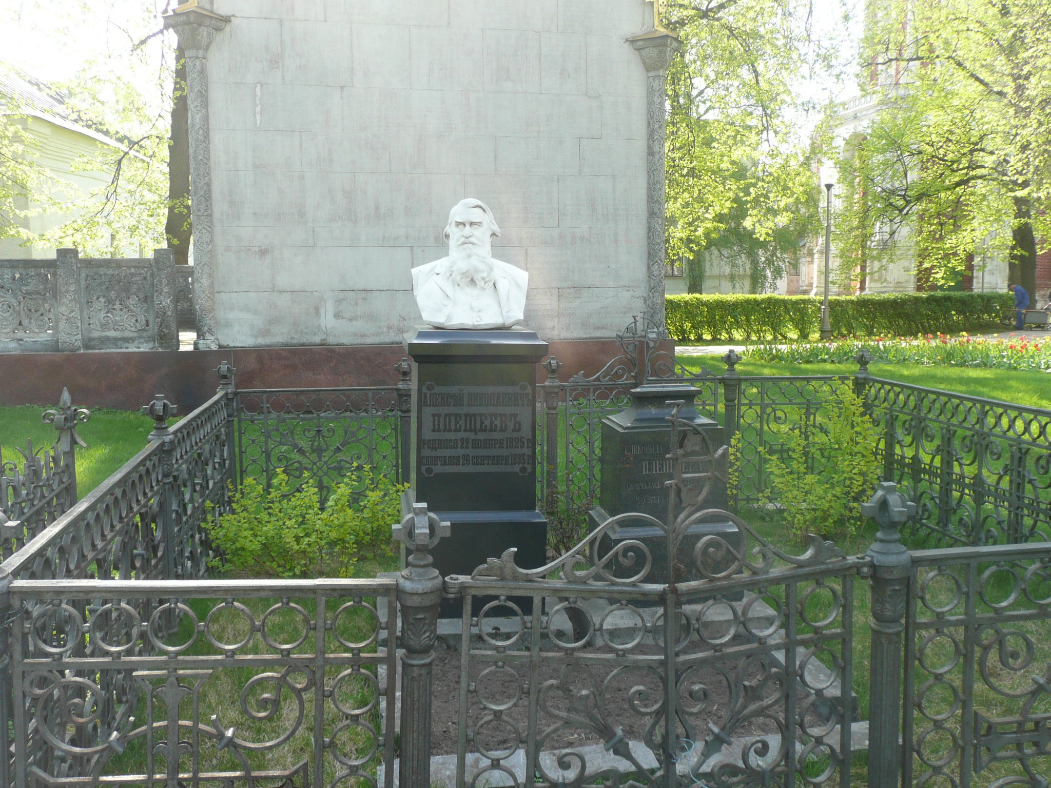 Алексей Николаевич Плещеев могила