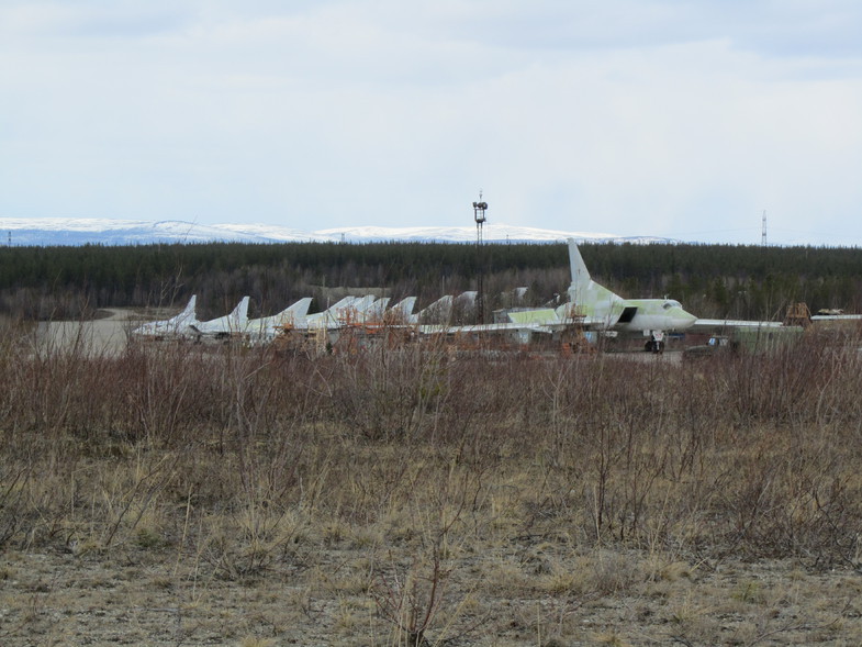 Аэродром оленегорск. Авиабаза Оленья Мурманская область. Оленегорск Мурманская область военный аэродром. Оленегорск аэродром Оленья. Оленегорск авиабаза Оленья.