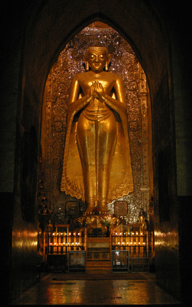 Будда Кракучанда в Багане (Бирма)