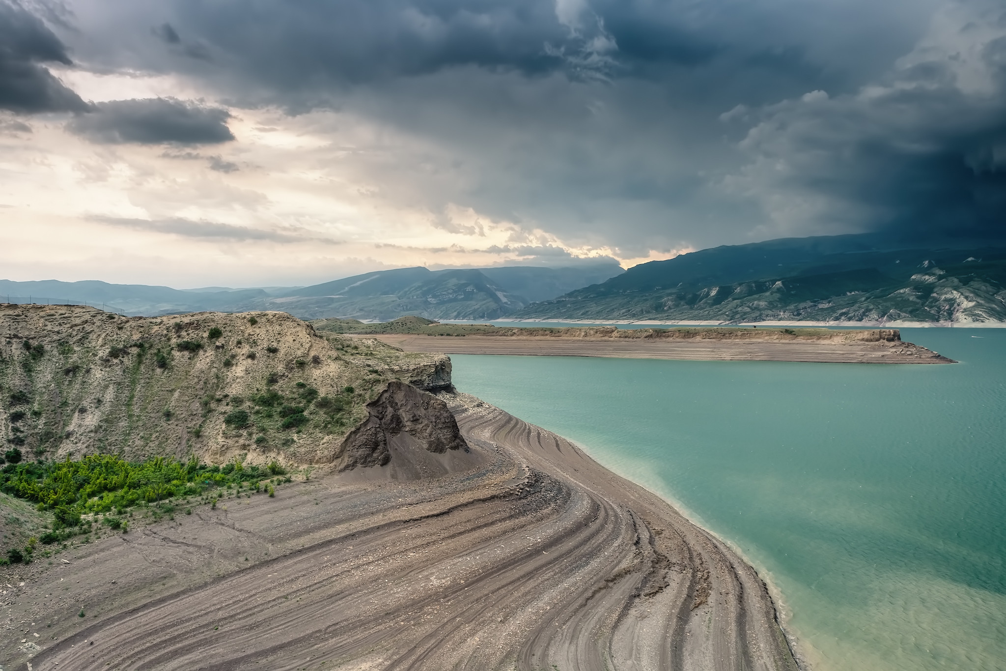 Чиркейское водохранилище фото